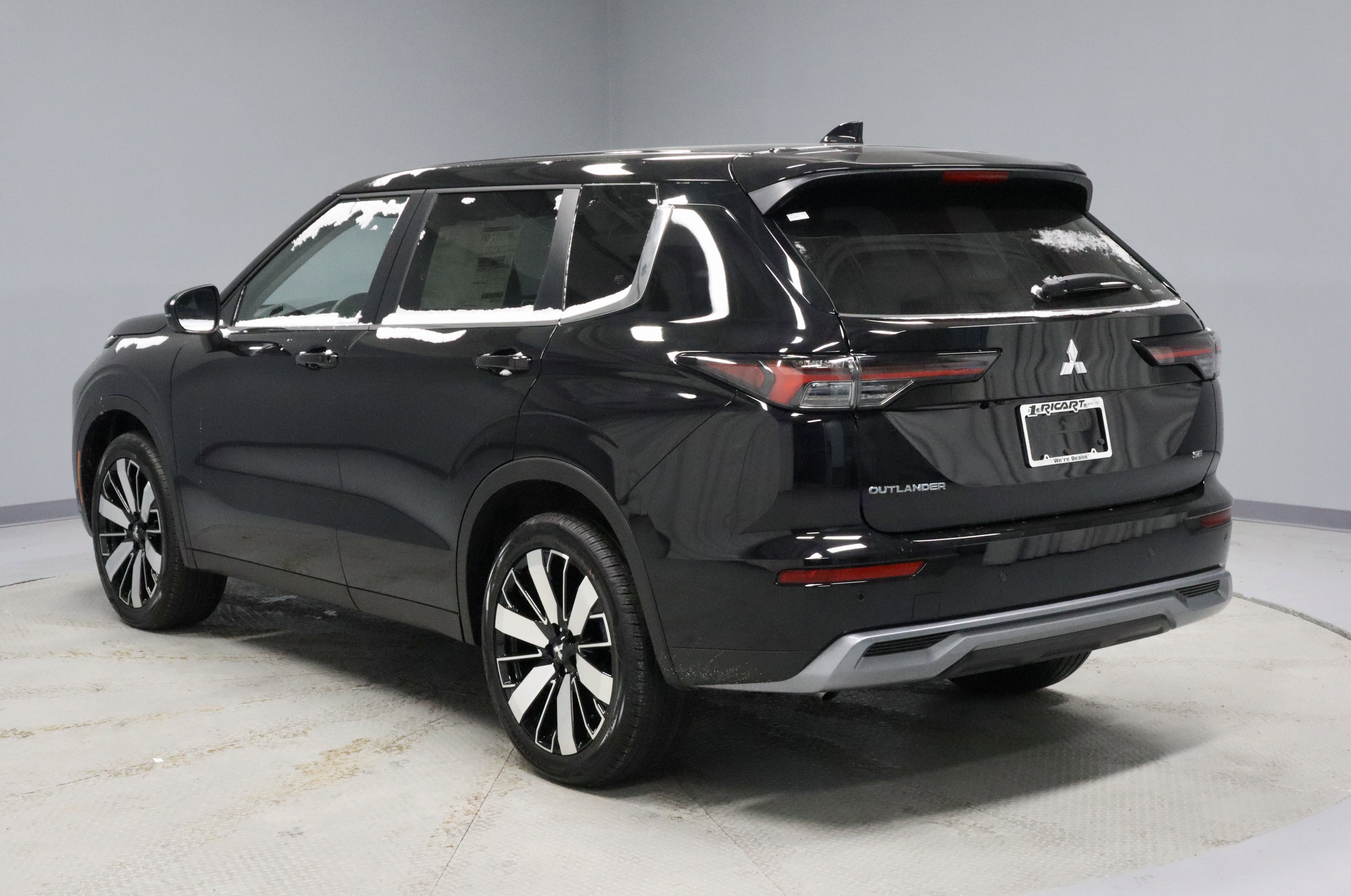 New 2026 Mitsubishi Outlander SE image 5
