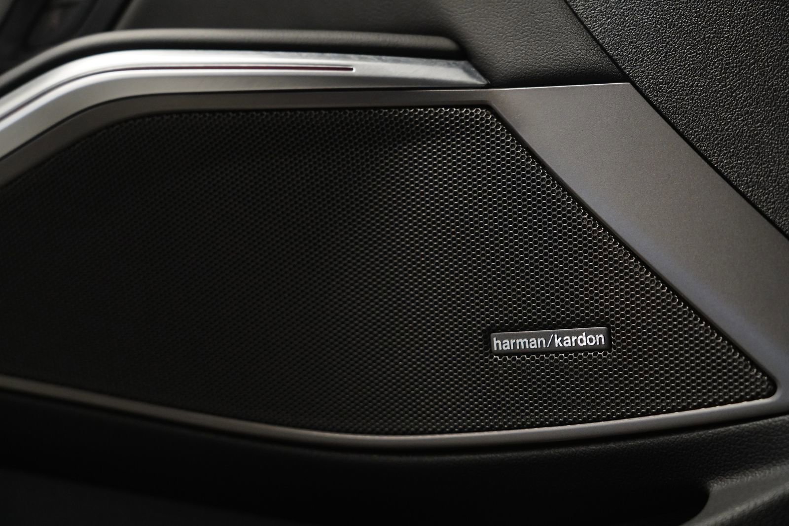 Used 2023 BMW M3 Competition w/ M Carbon Exterior Package image 31