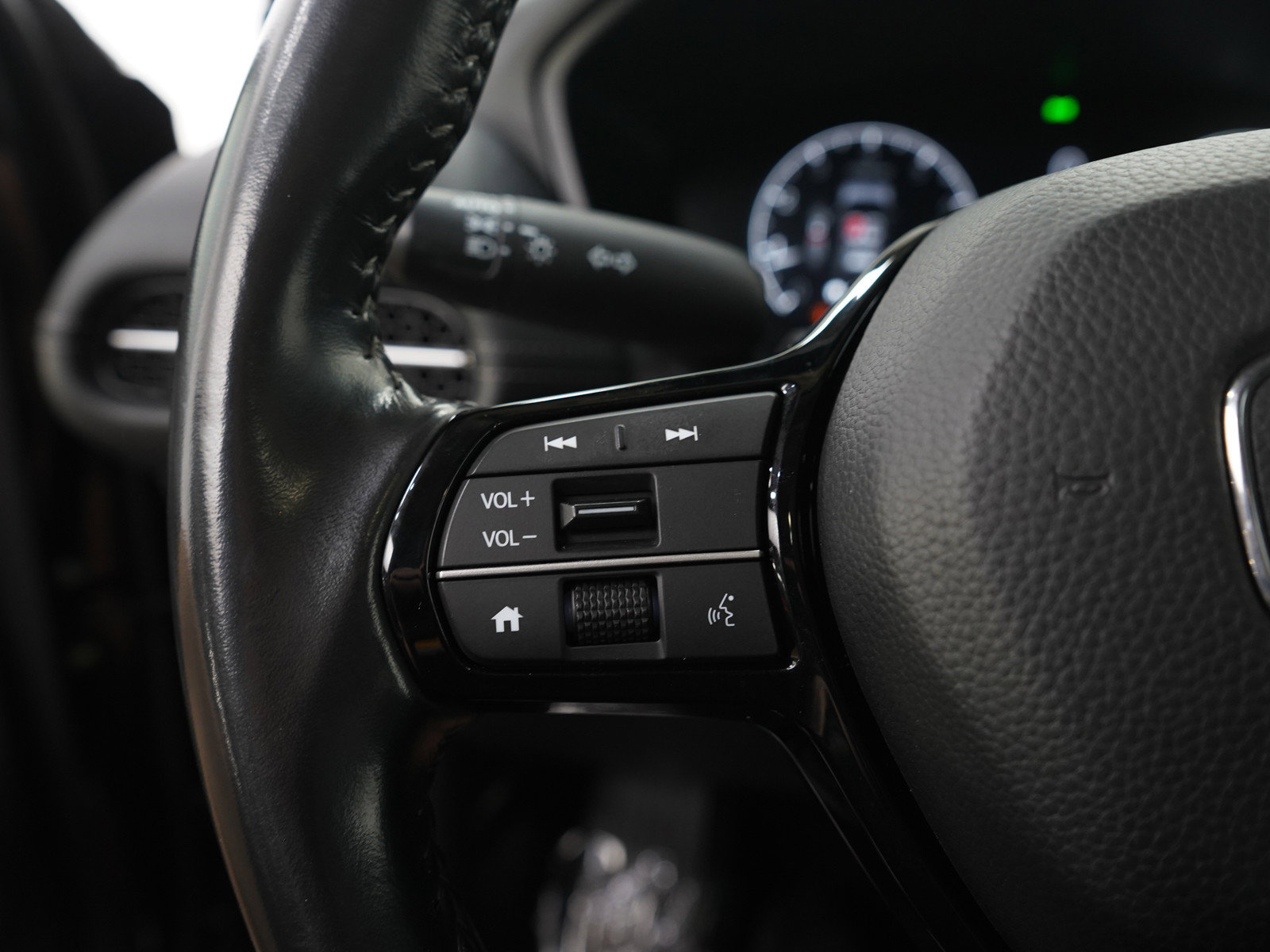Used 2023 Honda HR-V EX-L image 25