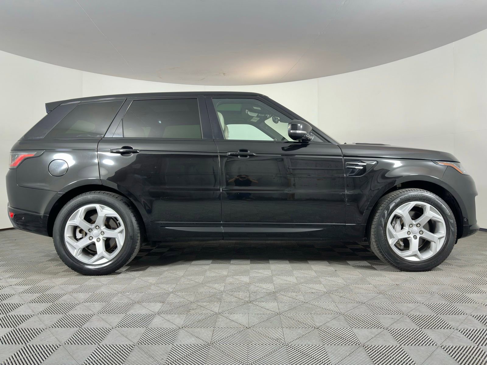 Used 2018 Land Rover Range Rover Sport HSE AWD/4WD image 11