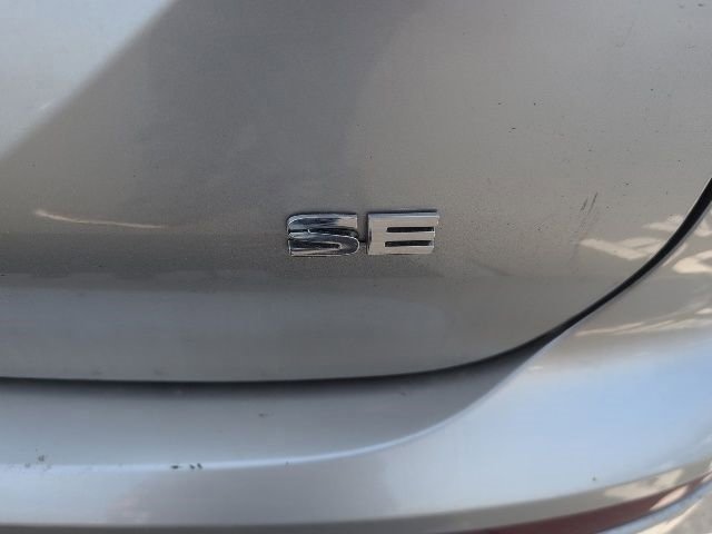 Used 2024 Mitsubishi Outlander SE image 8