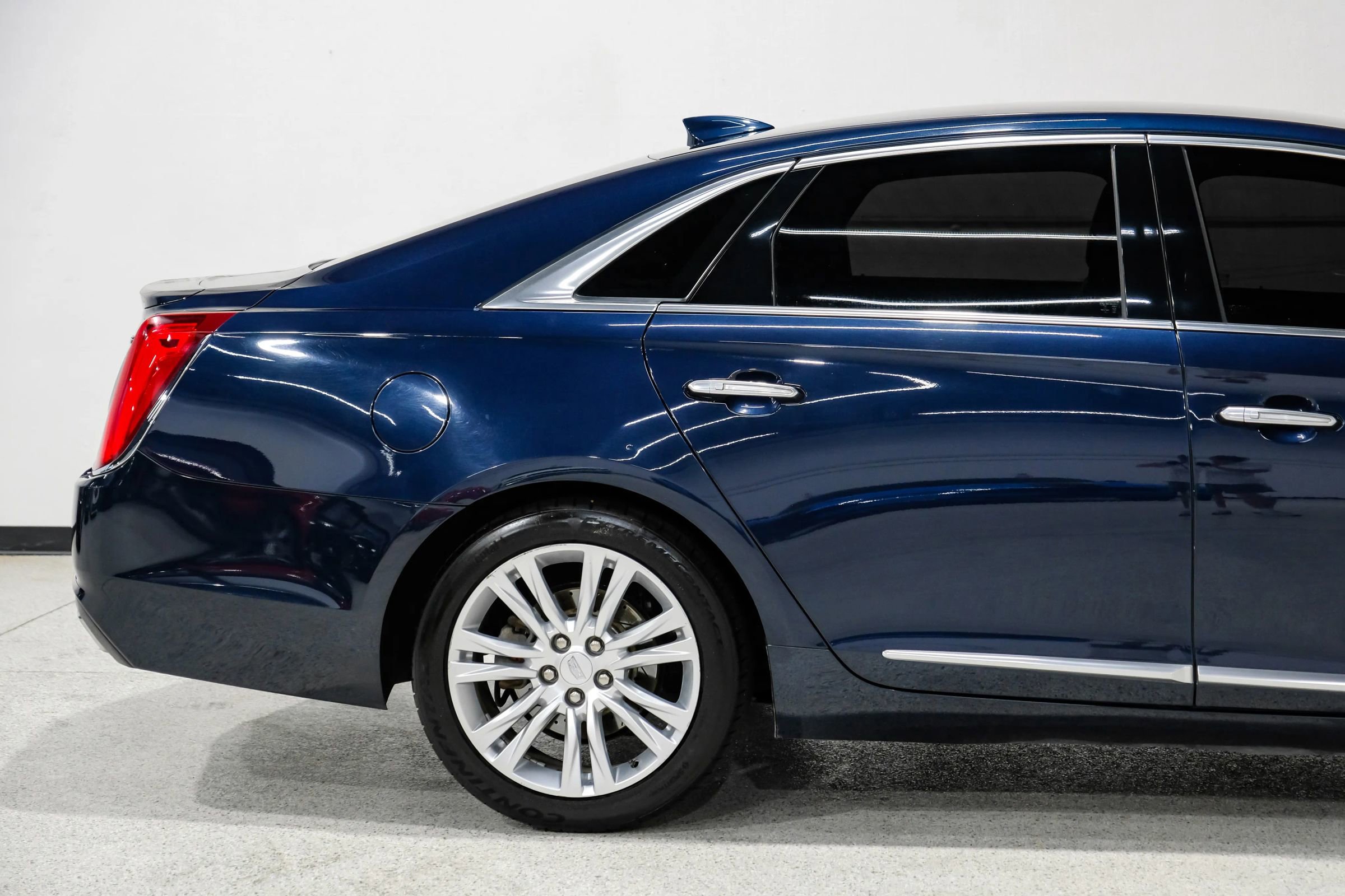 Used 2019 Cadillac XTS Luxury image 16