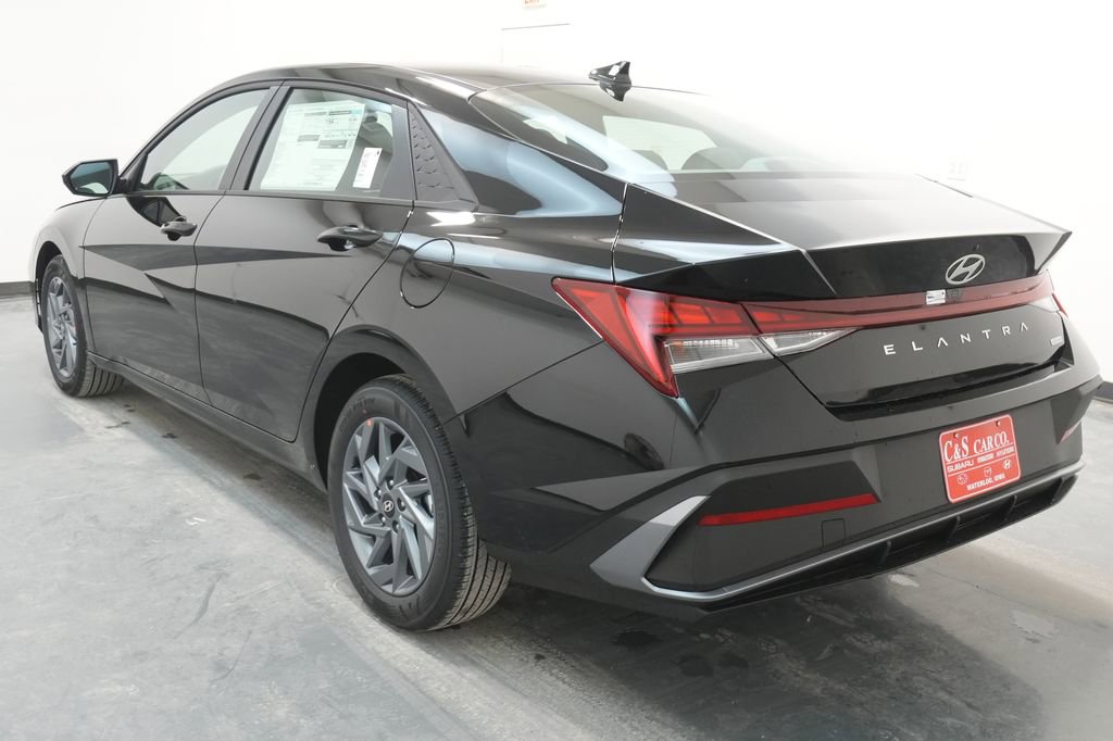 New 2026 Hyundai Elantra Blue image 6
