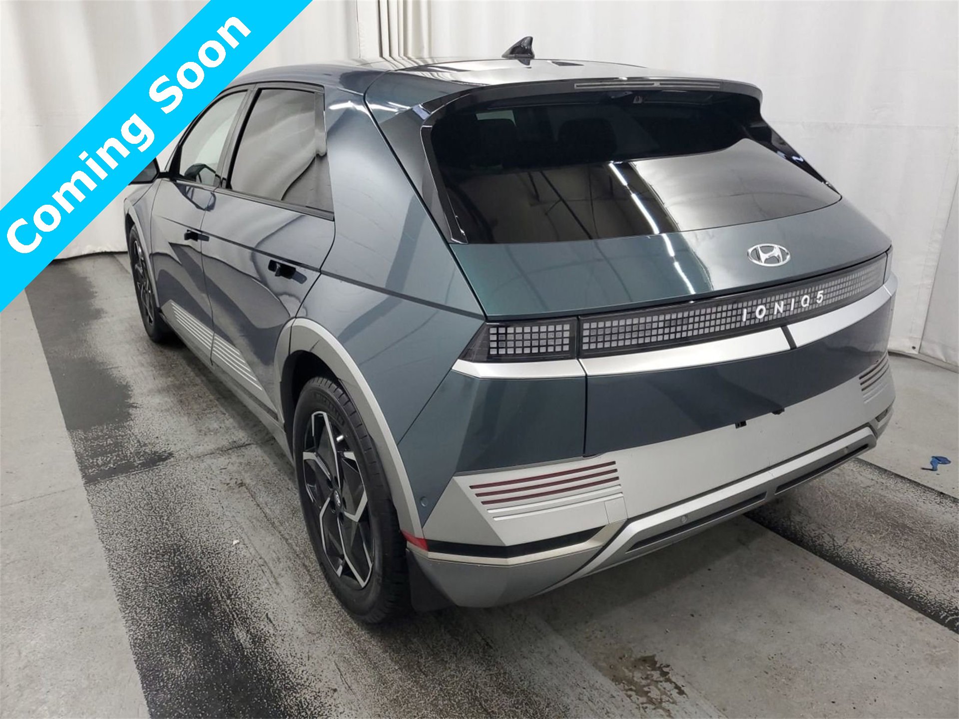 Used 2024 Hyundai Ioniq 5 Limited image 3