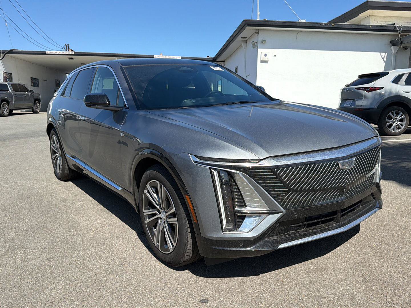 Used 2023 Cadillac Lyriq AWD image 3