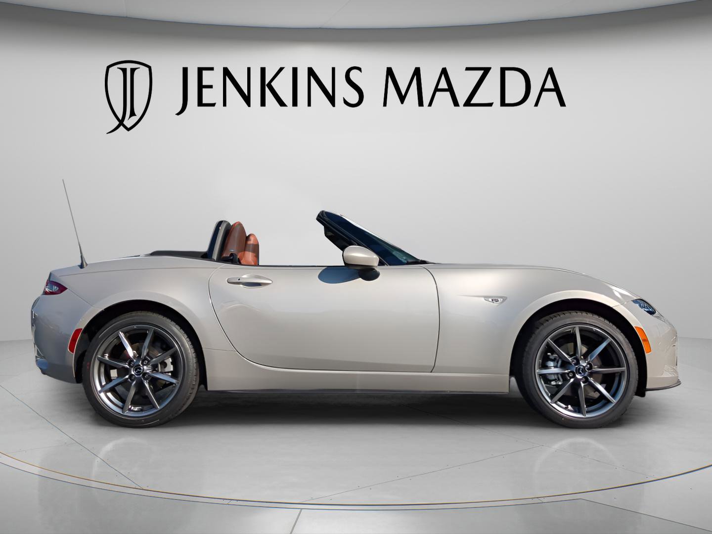 Used 2023 MAZDA MX-5 Miata Grand Touring RWD image 8