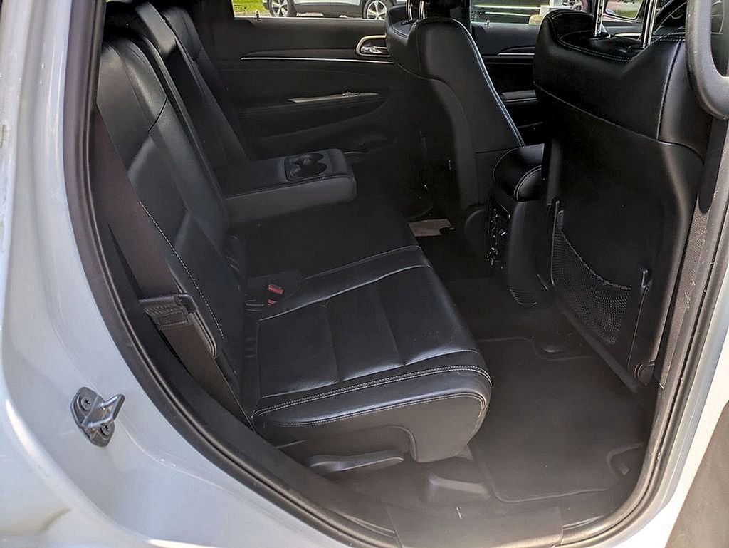 Used 2017 Jeep Grand Cherokee Limited AWD/4WD image 24