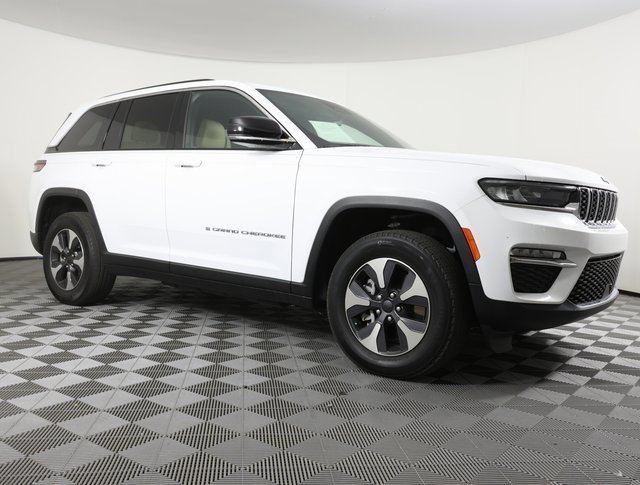 Used 2022 Jeep Grand Cherokee Limited 4xe image 3