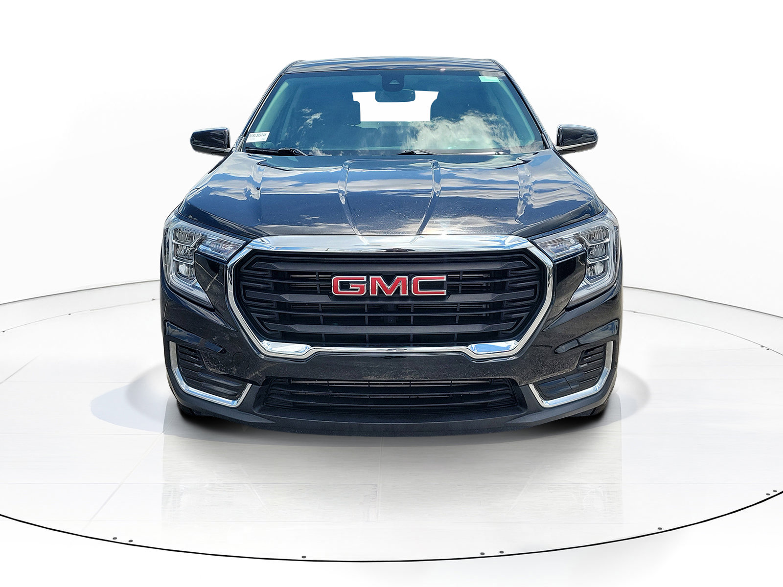 Used 2024 GMC Terrain SLE FWD image 2