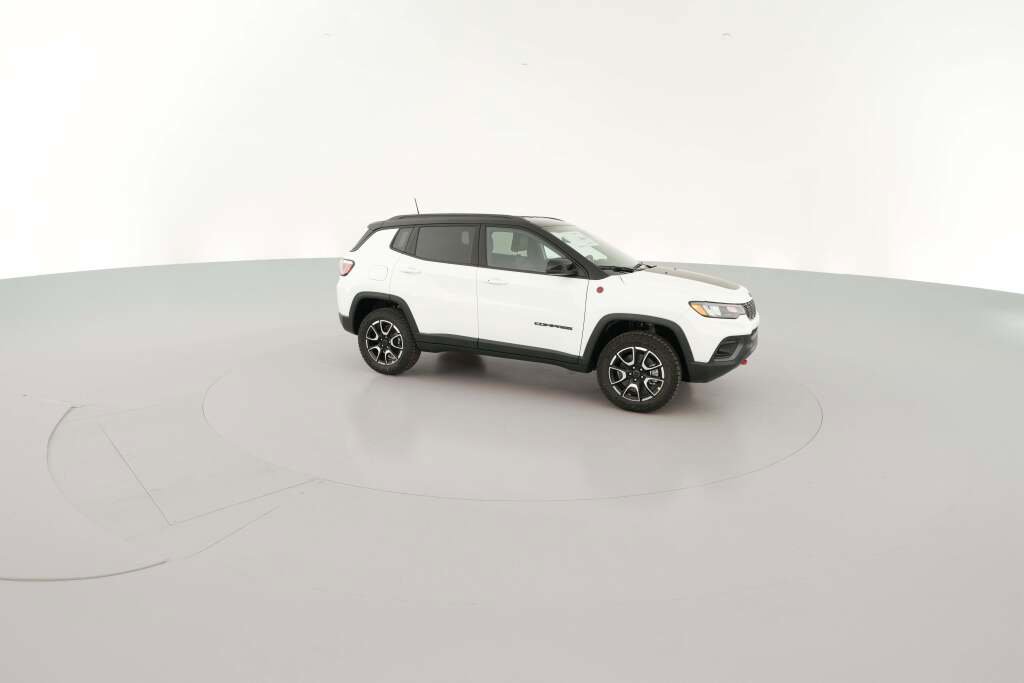 New 2026 Jeep Compass Trailhawk image 15