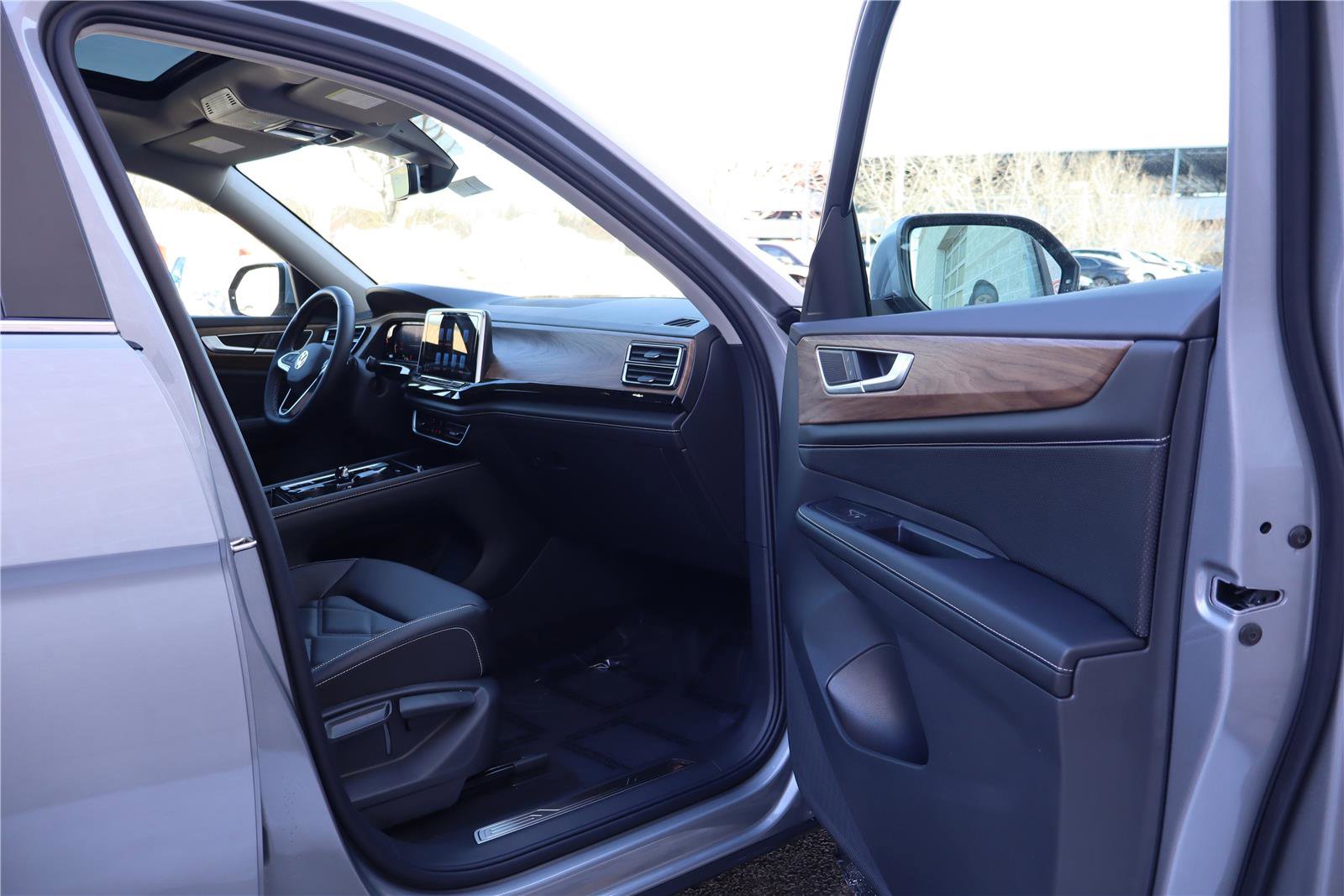 New 2026 Volkswagen Atlas SE image 26