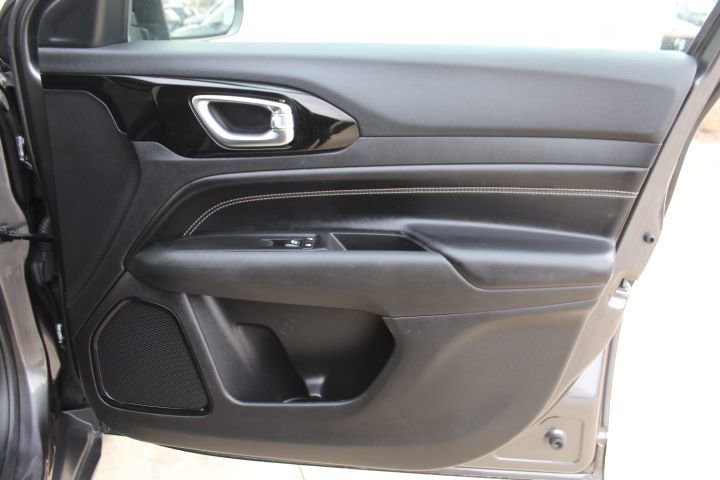 Used 2022 Jeep Compass Altitude image 36