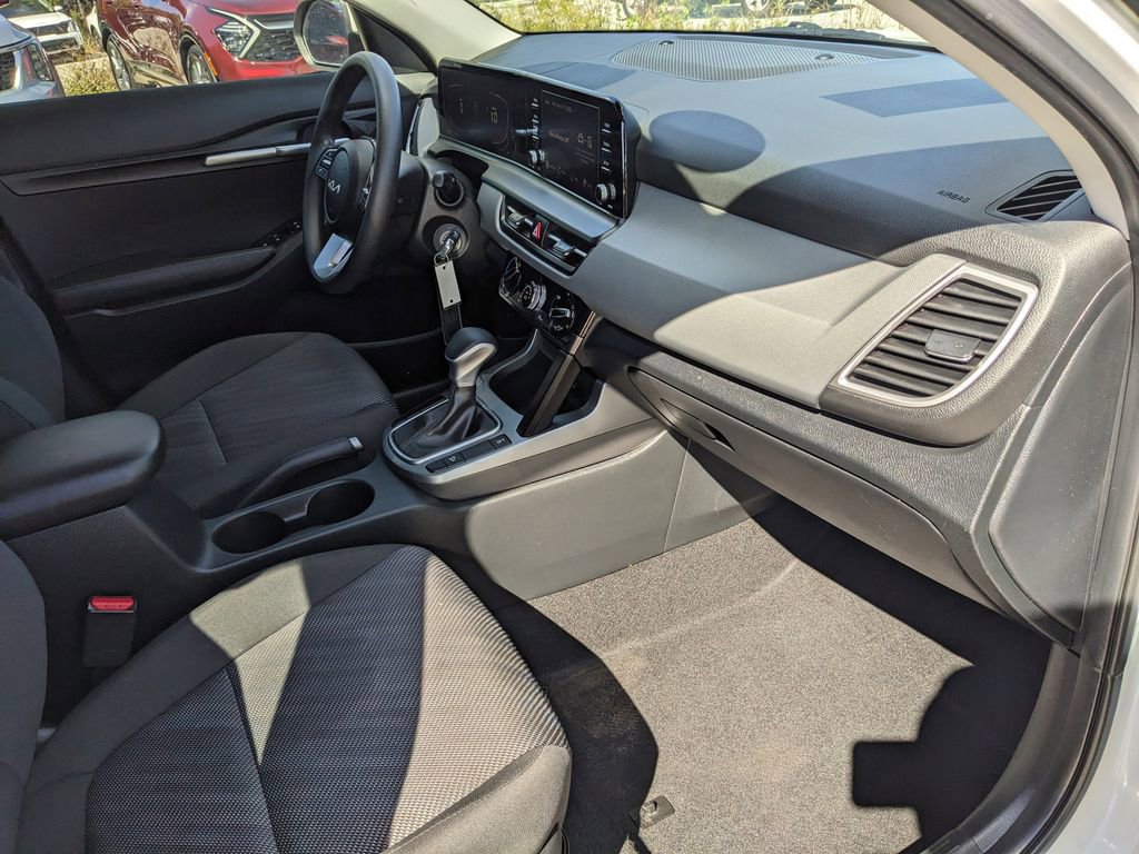 Certified 2025 Kia Seltos LX AWD/4WD image 13