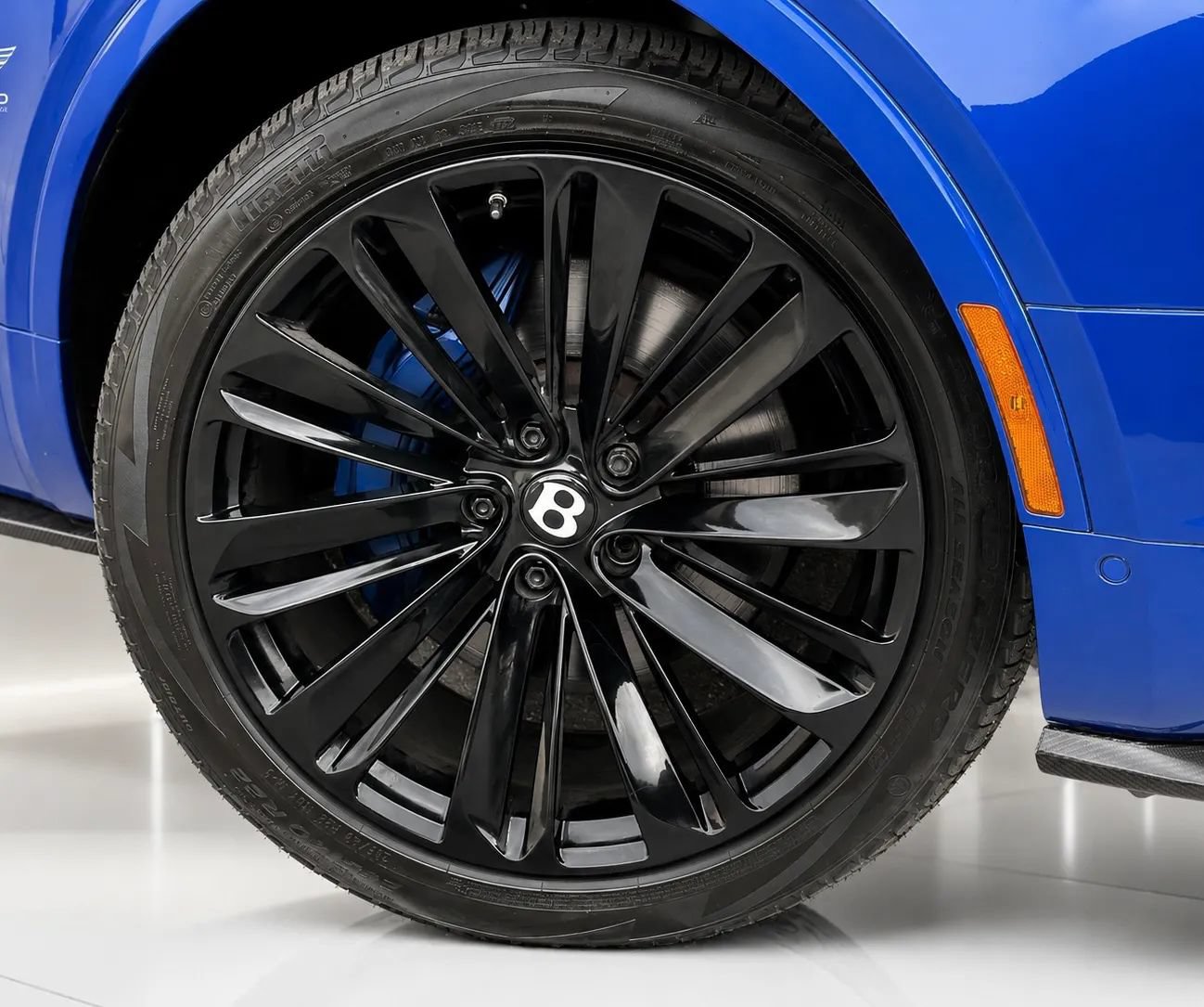 Used 2017 Bentley Bentayga AWD/4WD image 8