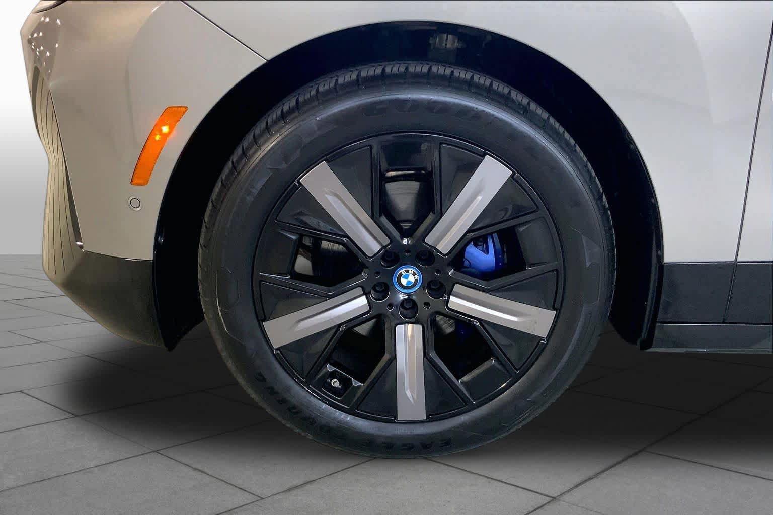 Certified 2024 BMW iX xDrive50 w/ Sport Package AWD/4WD image 9
