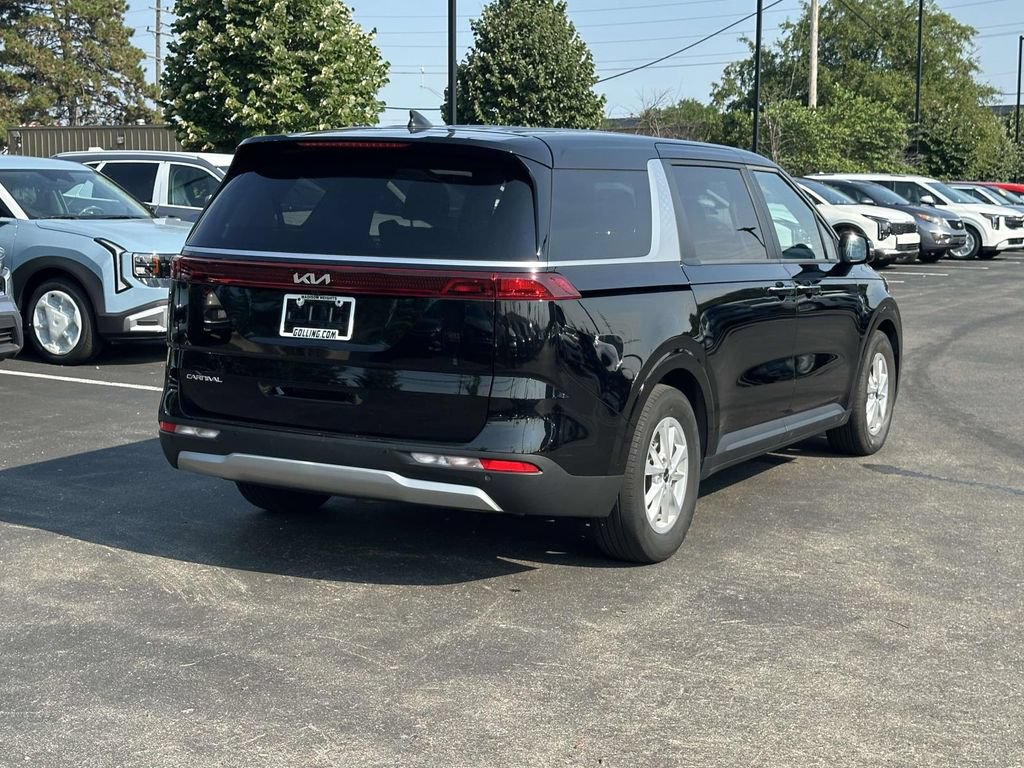 New 2024 Kia Carnival LX FWD image 3
