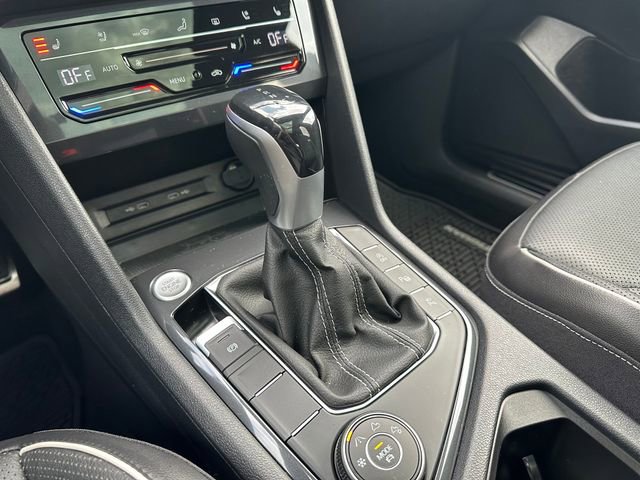 Used 2022 Volkswagen Tiguan SEL R-Line image 14