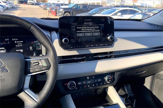 Used 2023 Mitsubishi Outlander SEL image 5
