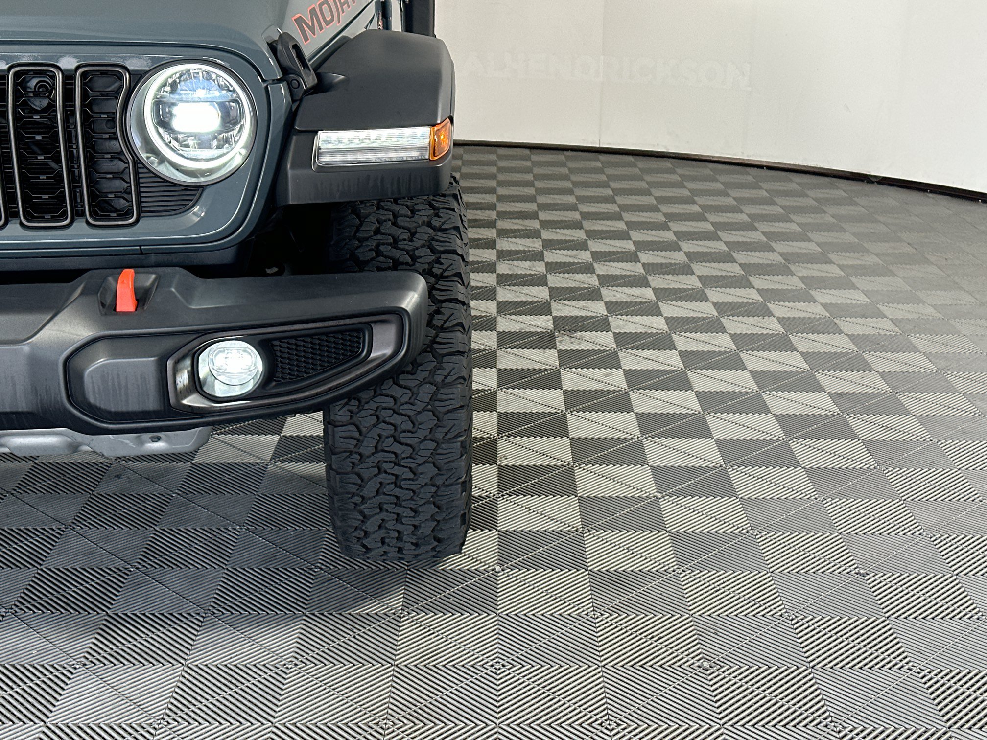 Used 2024 Jeep Gladiator Mojave w/ Convenience Group AWD/4WD image 9