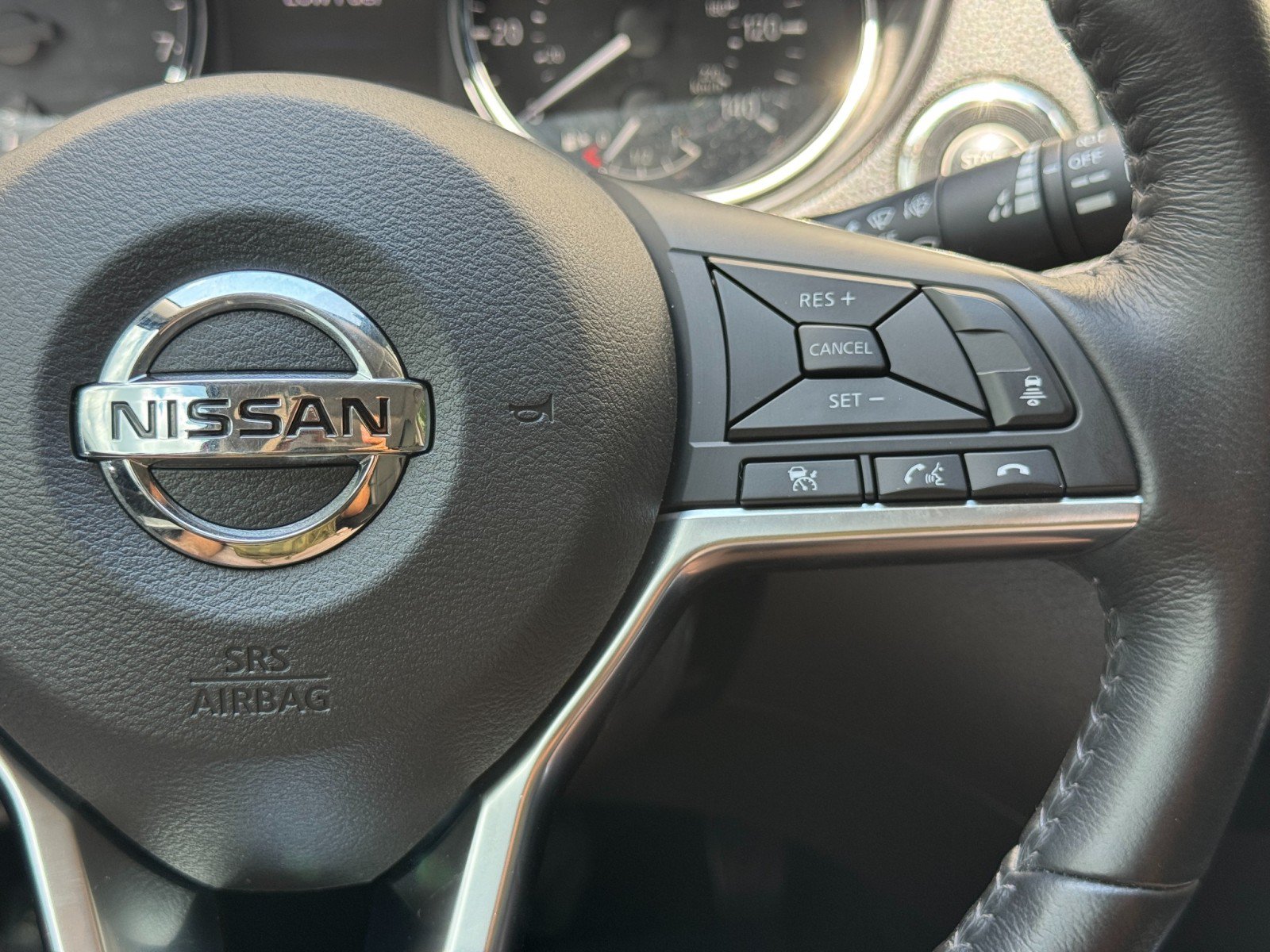 Used 2018 Nissan Rogue Sport SL w/ SL Premium Package FWD image 21