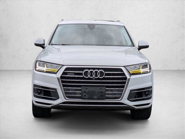 Used 2017 Audi Q7 3.0T Prestige image 2
