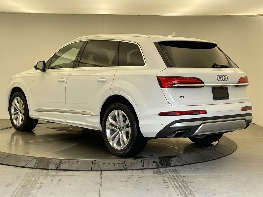 Certified 2025 Audi Q7 3.0T Premium Plus image 3