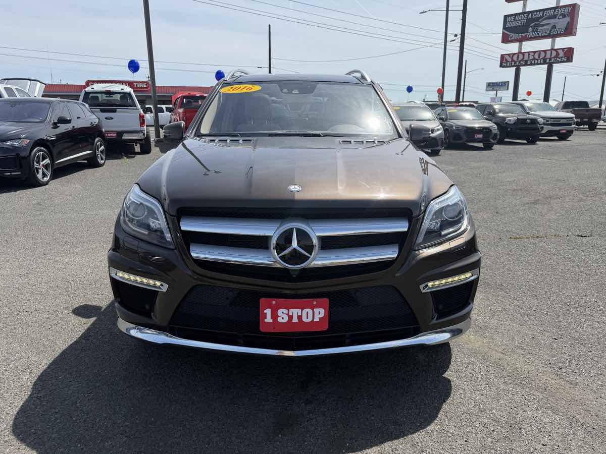 Used 2016 Mercedes-Benz GL 550 4MATIC image 2