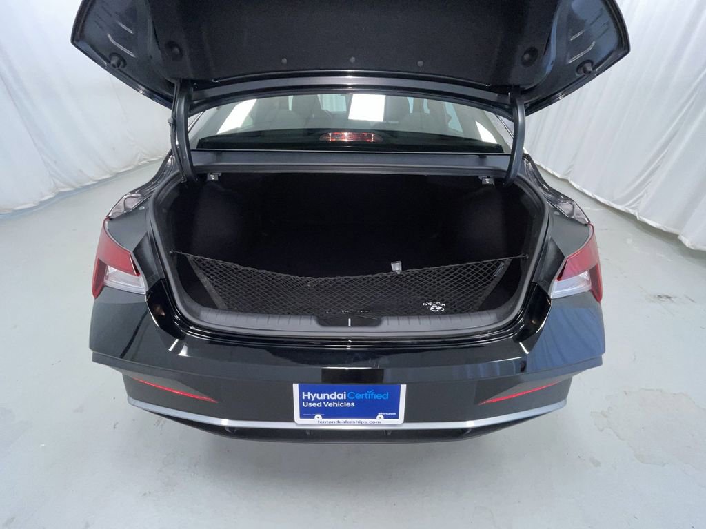Used 2025 Hyundai Elantra Sport image 11