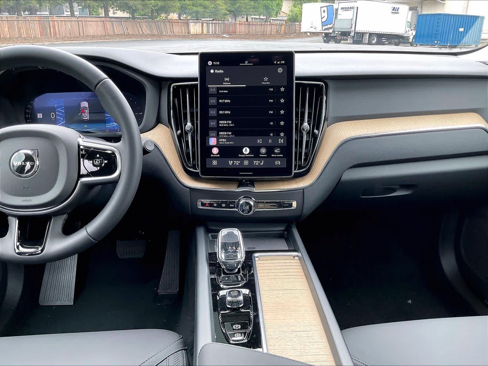 New 2026 Volvo XC60 T8 Plus w/ Climate Package PRO AWD/4WD image 9