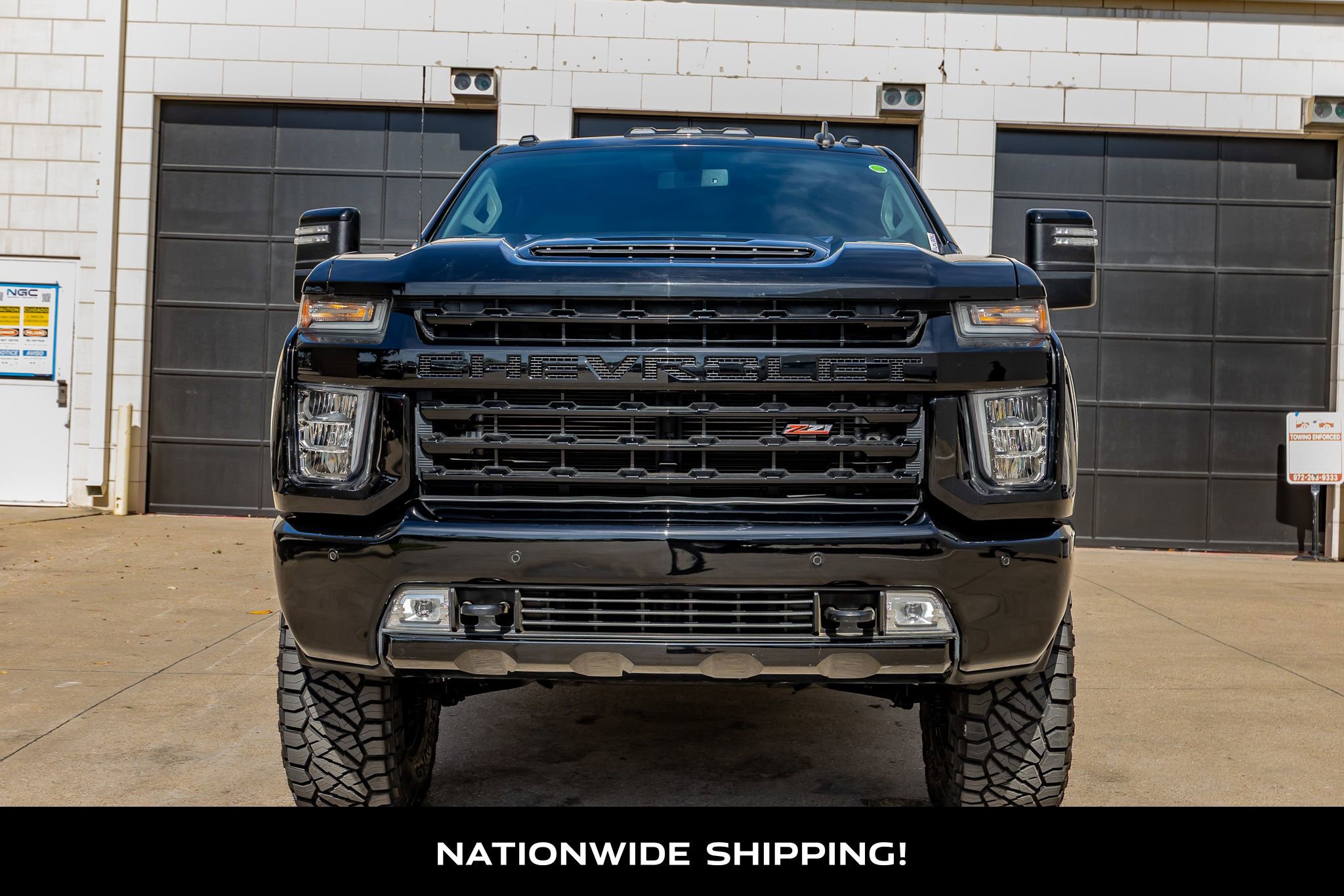 Used 2022 Chevrolet Silverado 2500 LT w/ Midnight Edition AWD/4WD image 4