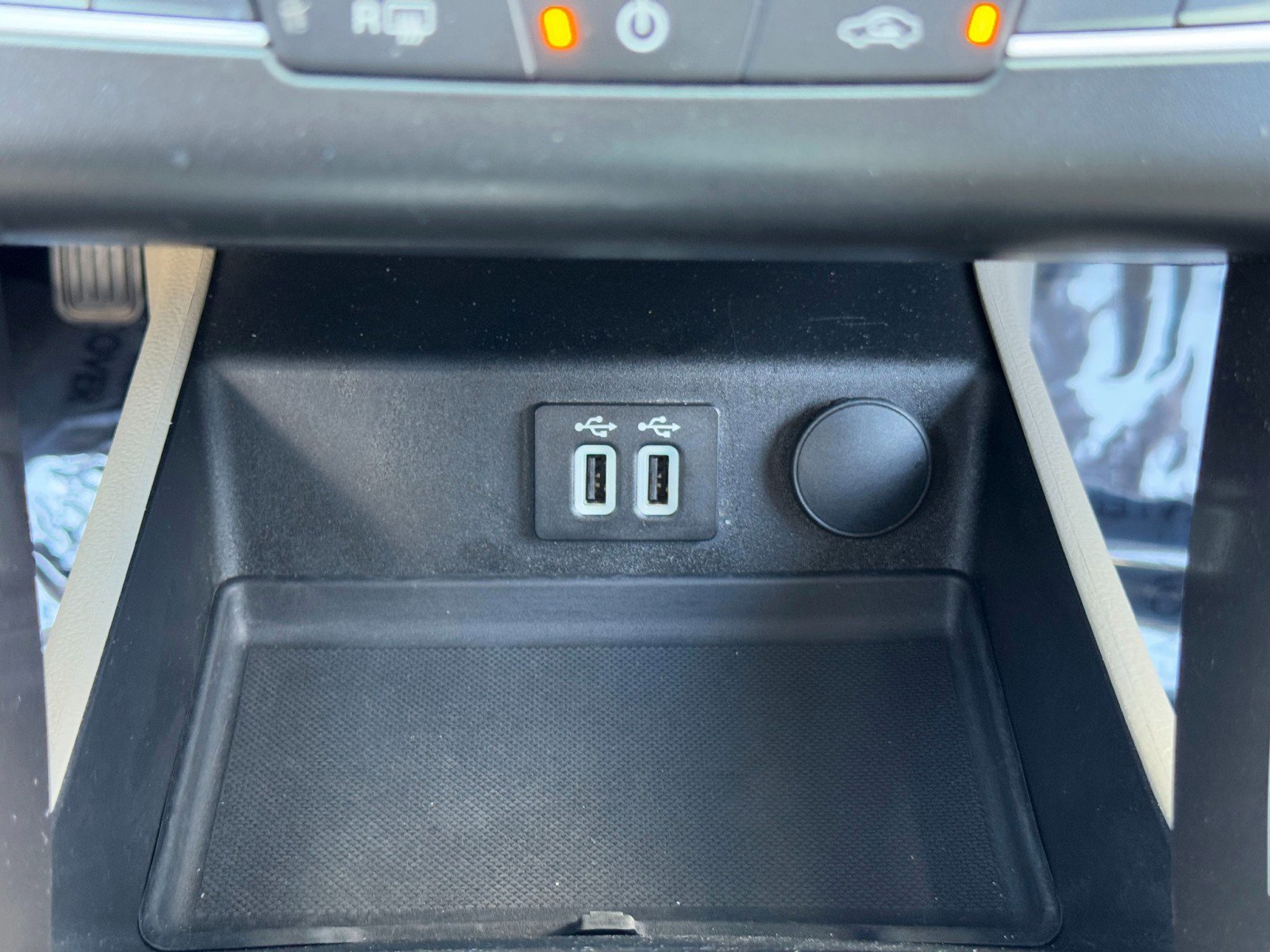 Used 2019 Ford Fusion SE image 28