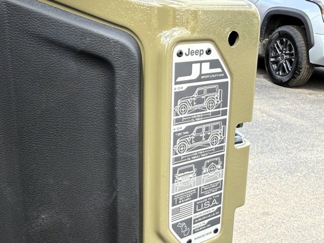 Used 2025 Jeep Wrangler Sport AWD/4WD image 29