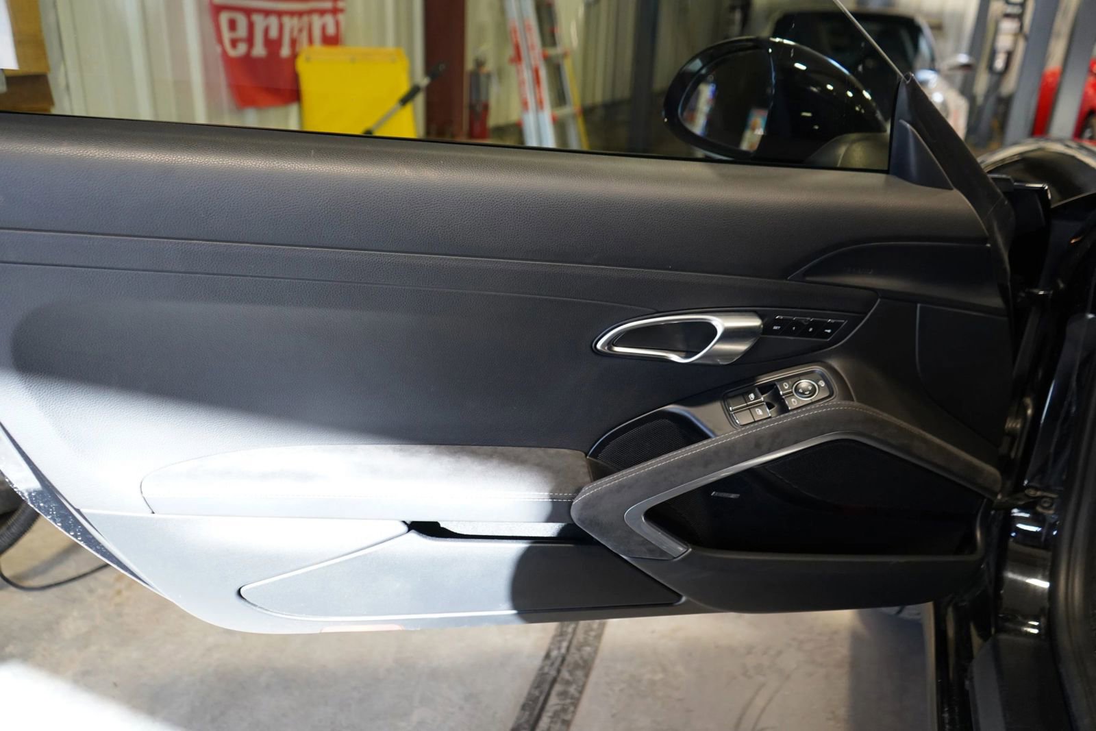 Used 2014 Porsche 911 Carrera 4S image 16