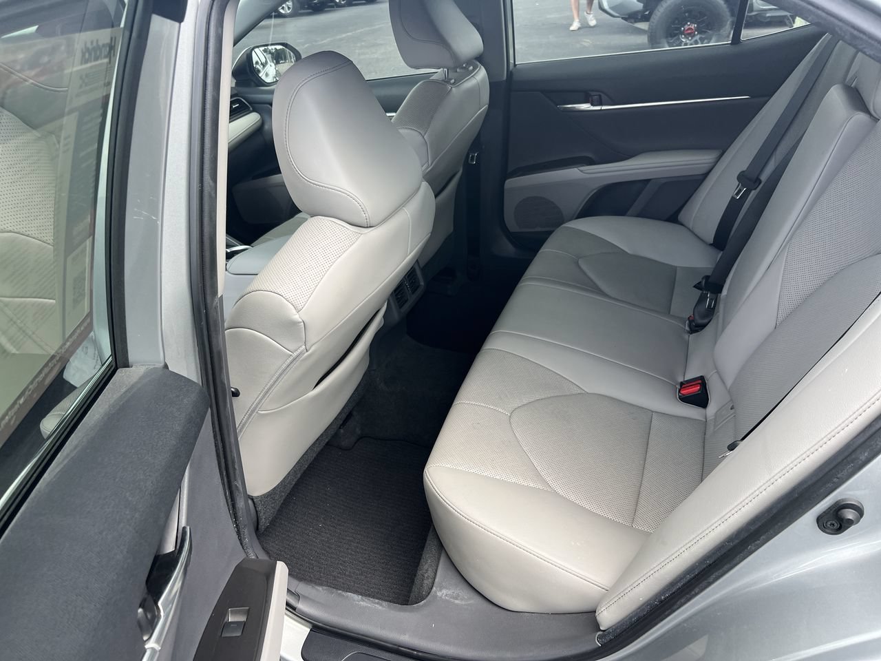 Used 2021 Toyota Camry XLE w/ Navigation Package FWD image 32
