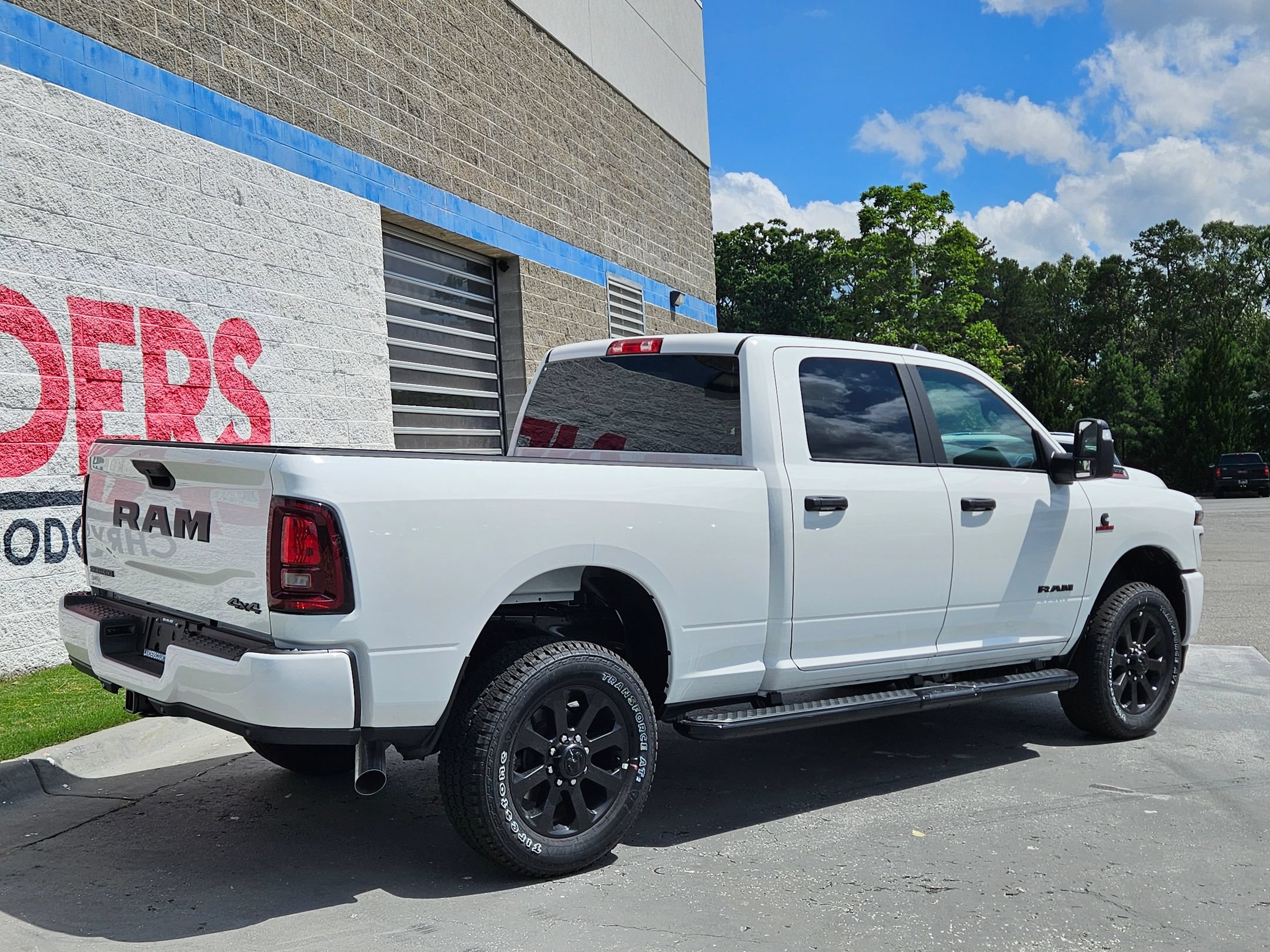 New 2026 RAM 2500 Big Horn AWD/4WD image 7
