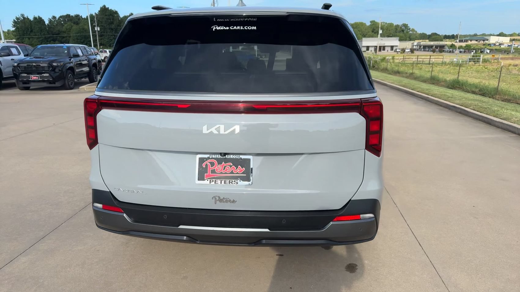 Used 2025 Kia Carnival SX FWD image 8