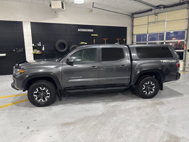 Used 2020 Toyota Tacoma TRD Off-Road w/ TRD Premium Off Road Package image 5