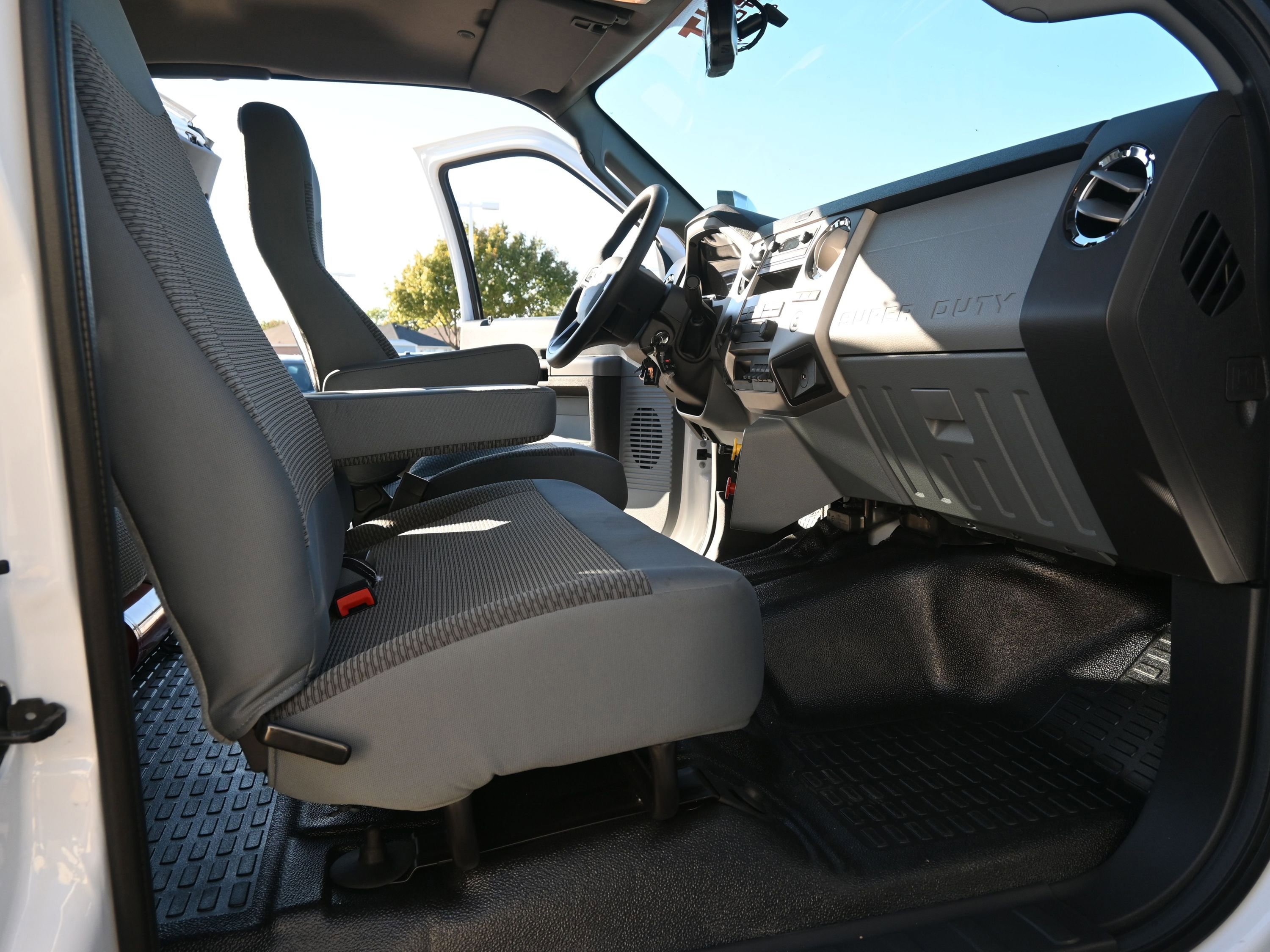 New 2026 Ford F750 2WD SuperCab Super Duty image 25