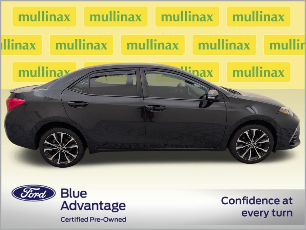 Used 2019 Toyota Corolla SE FWD image 2