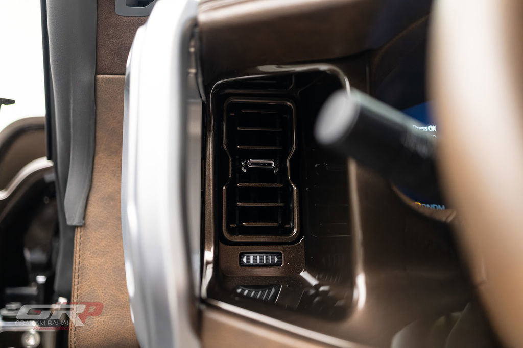 Used 2025 Ford Bronco Badlands image 38