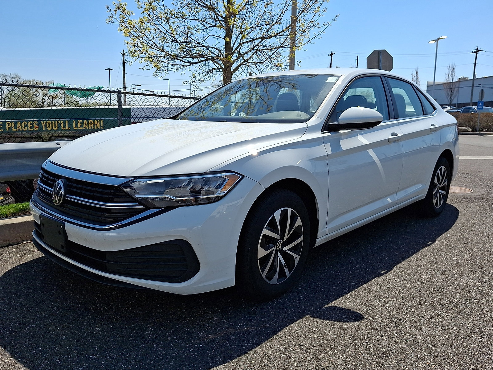 Used 2024 Volkswagen Jetta S image 2