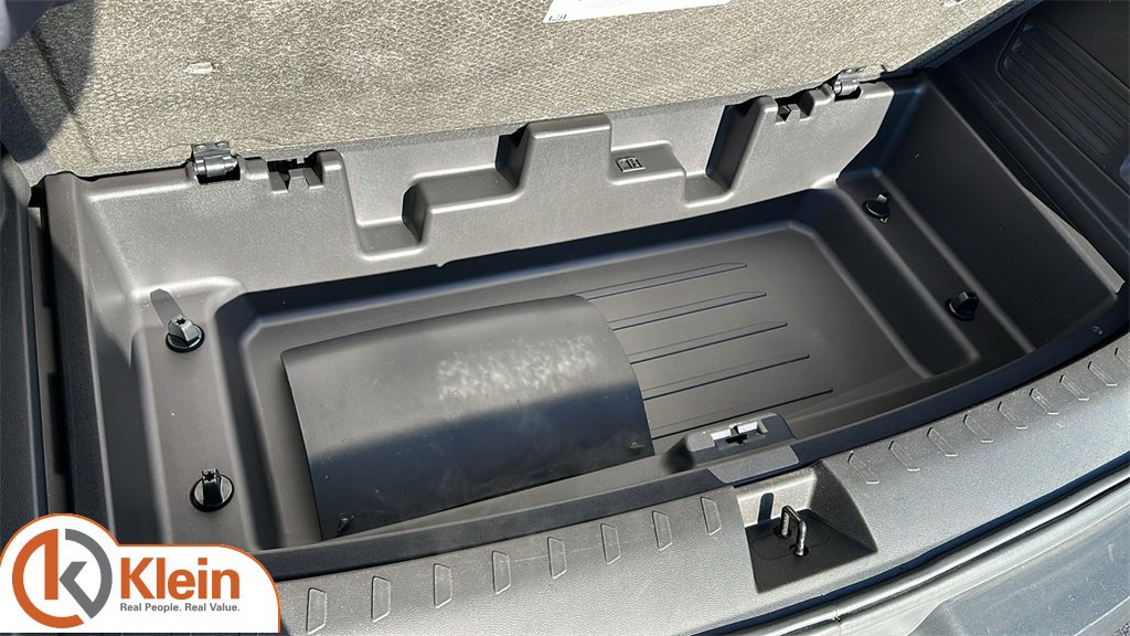 Used 2023 Chevrolet Traverse LT image 30