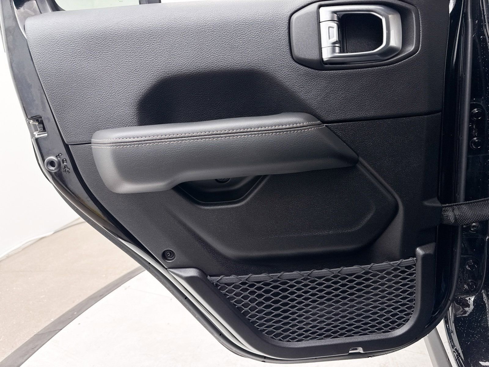 Used 2023 Jeep Wrangler Unlimited Rubicon 392 w/ Xtreme Recon 35" Tire Package image 30