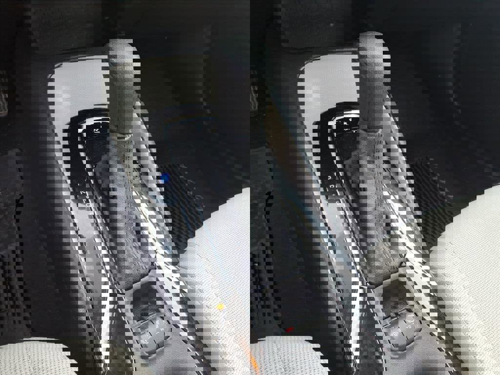 Used 2022 Toyota Corolla LE image 9