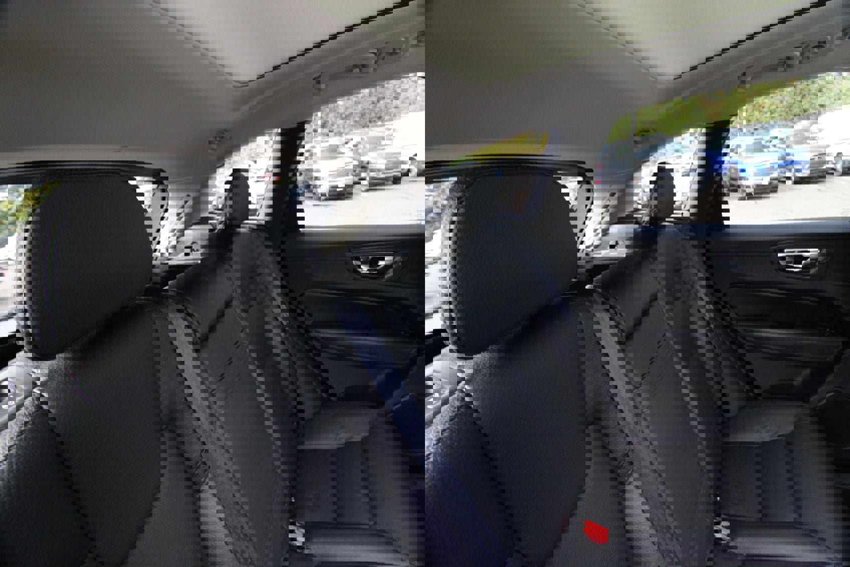 Used 2020 Volvo XC60 T5 Momentum image 23