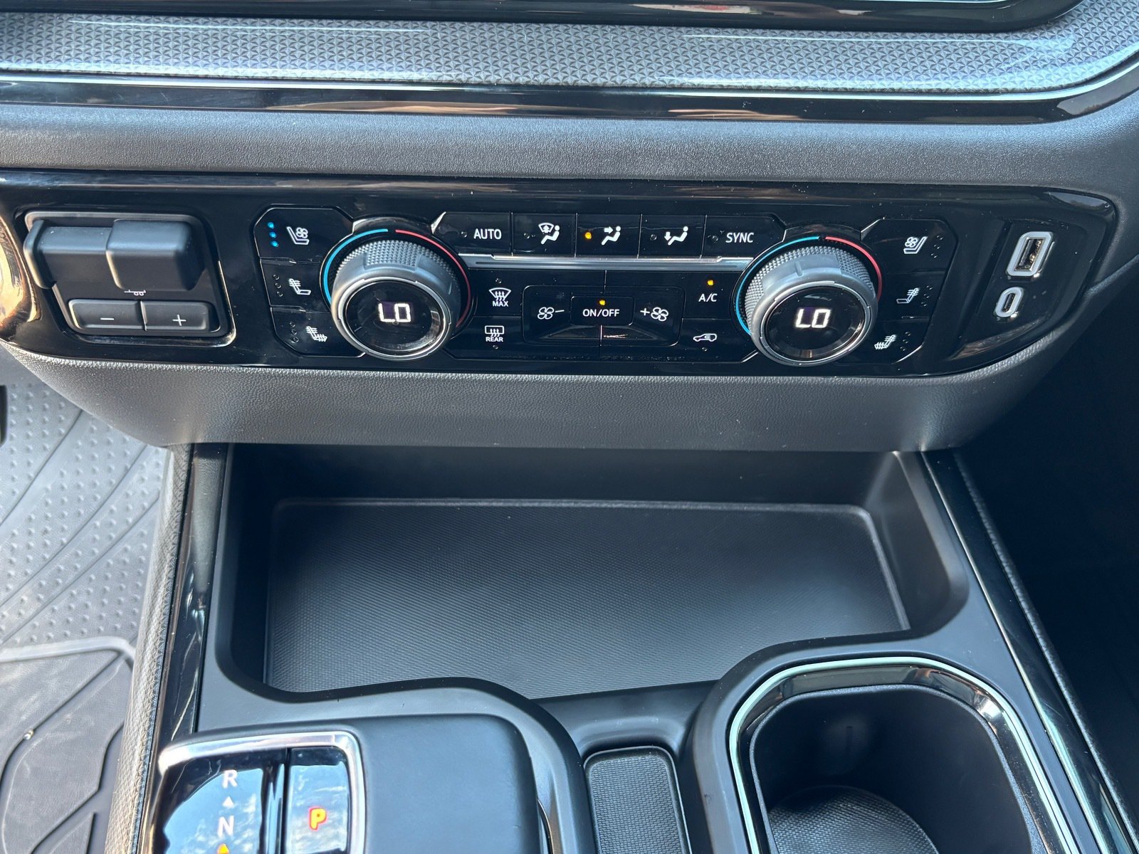 Used 2023 Chevrolet Silverado 1500 ZR2 w/ Technology Package AWD/4WD image 15