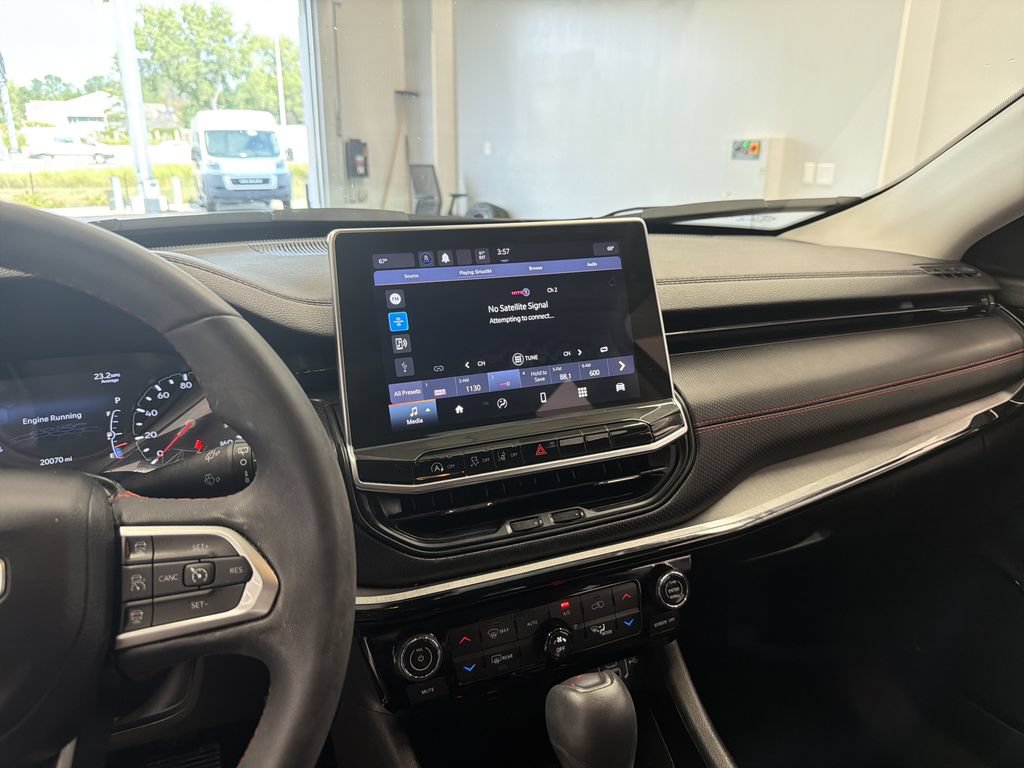 Used 2022 Jeep Compass Trailhawk AWD/4WD image 30