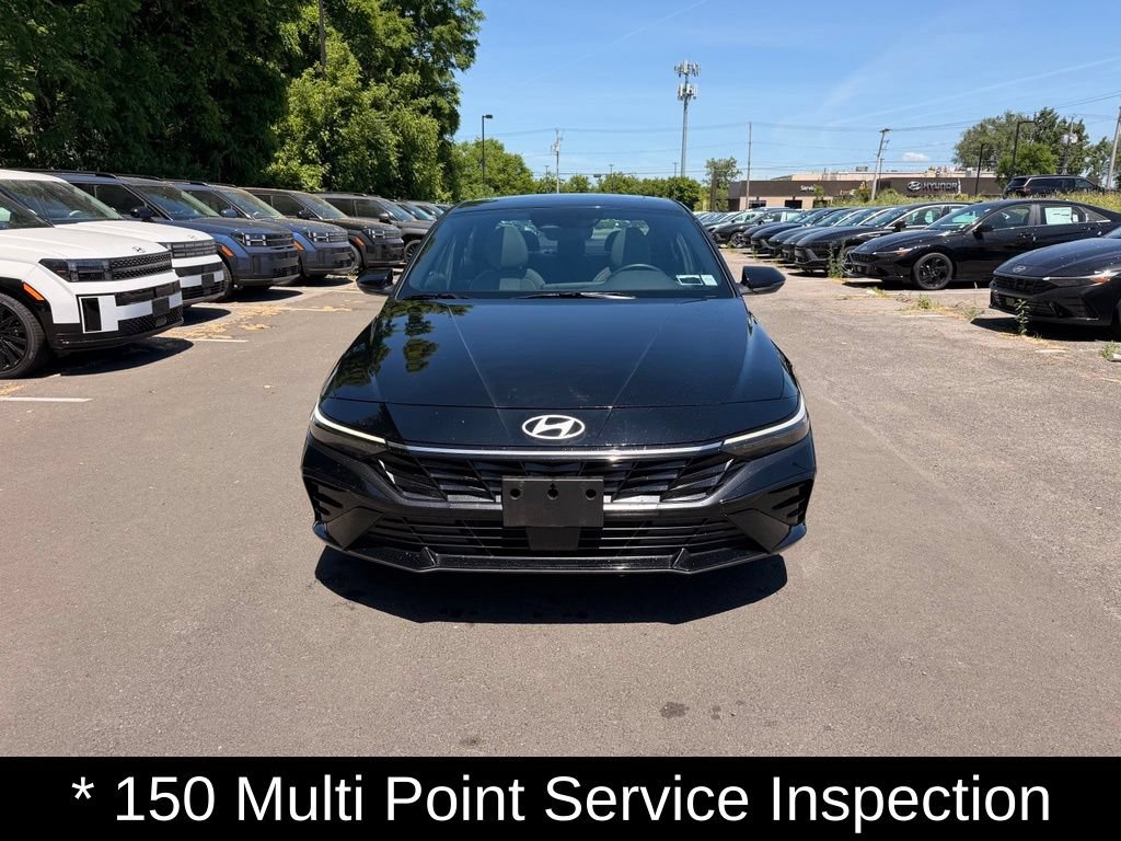 Used 2025 Hyundai Elantra Limited FWD image 8