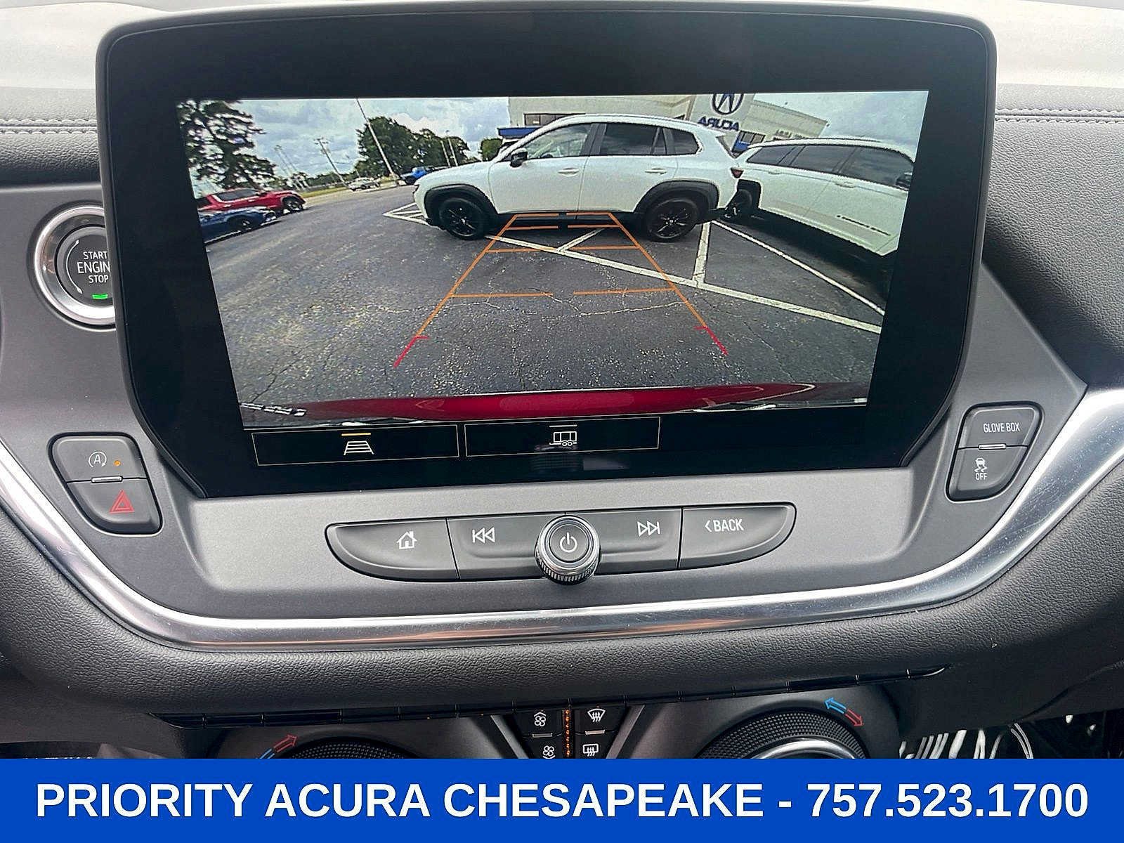 Used 2024 Chevrolet Blazer LT w/ Convenience Package FWD image 17