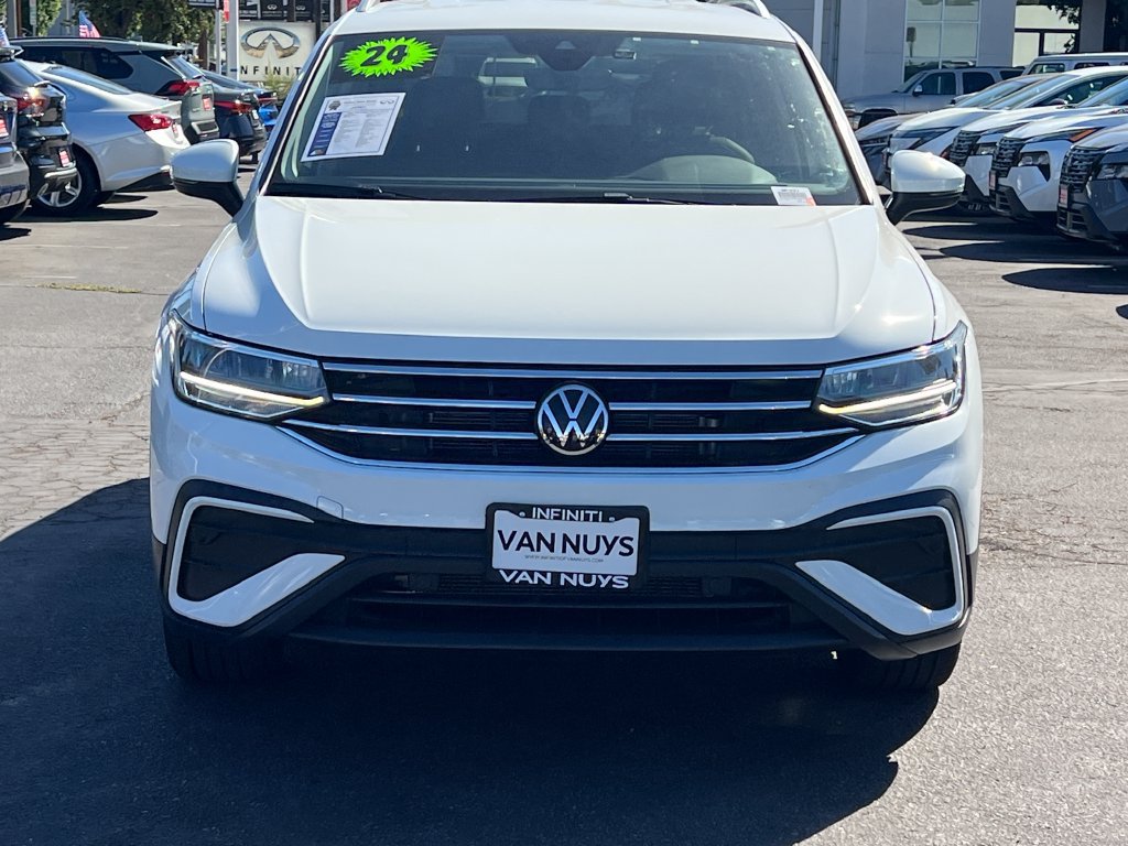Used 2024 Volkswagen Tiguan SE AWD/4WD image 12